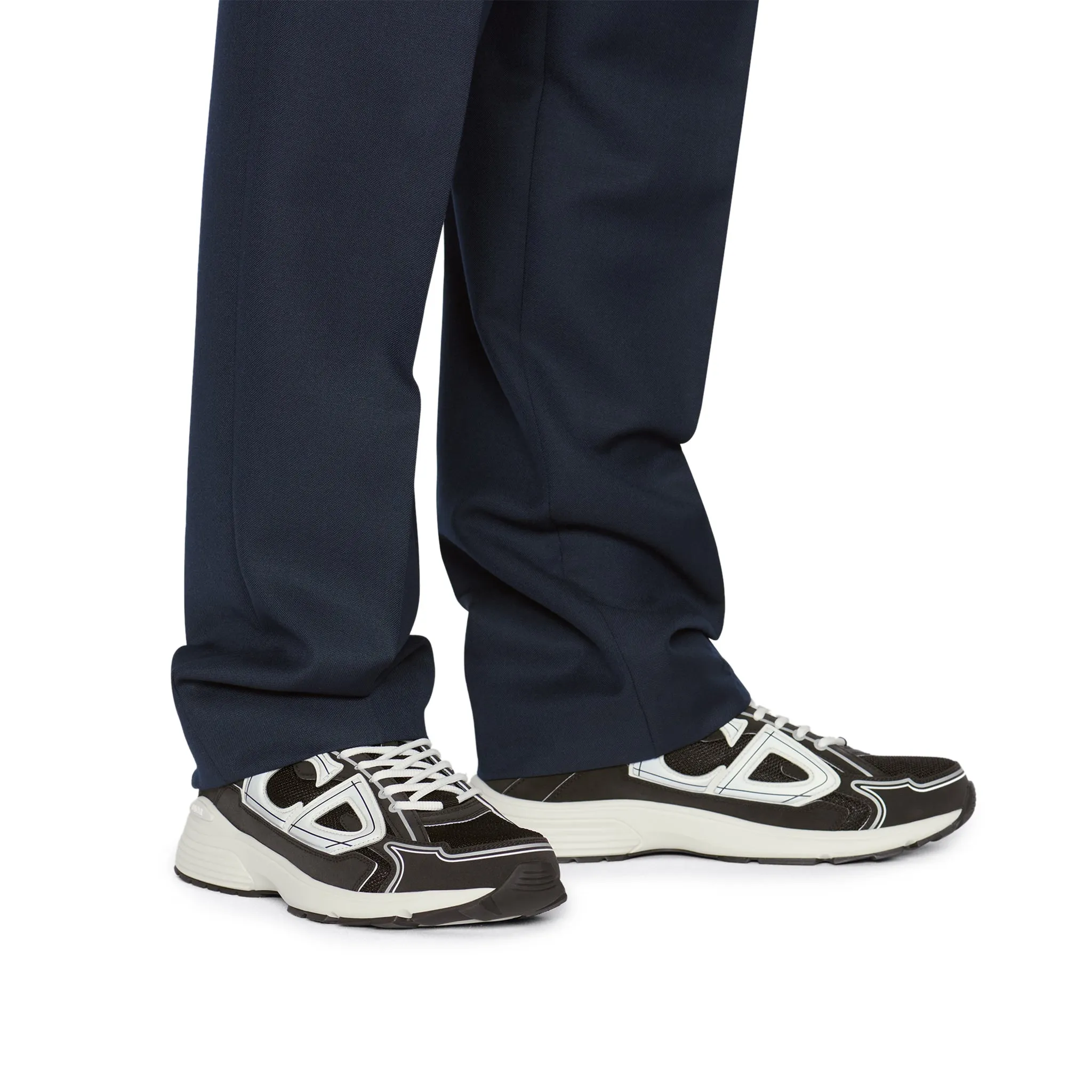 B30 Mesh Black White Trainer