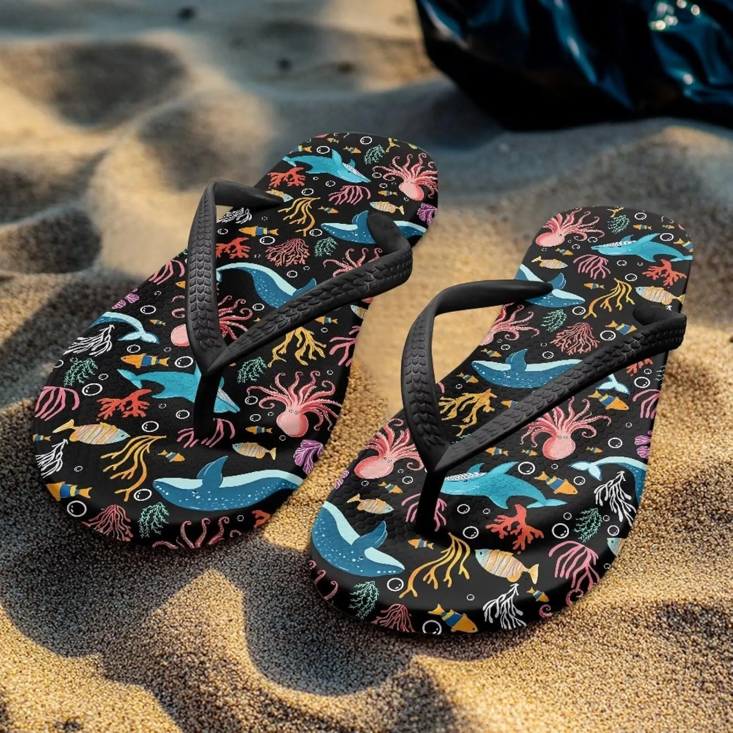 GOSTONG Flip Flops for Women Yoga Mat Comfort Summer Beach Walking Thong Sandals Slip On Non-Slip Indoor Outdoor Slippers Black Strap Size 5-9