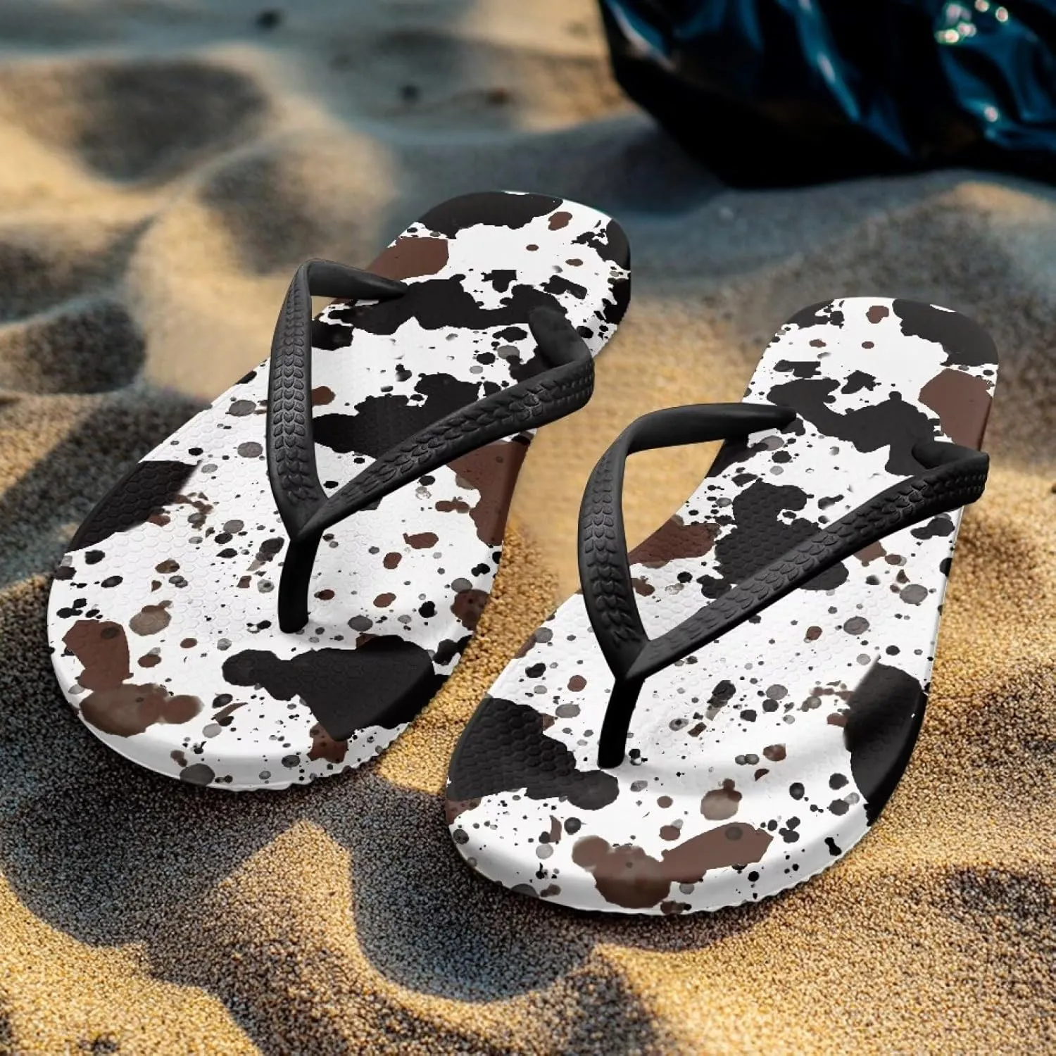 GOSTONG Women's Vacation Sandals Soft Non-Slip Flip Flops Lightweight Beach Pool Sandals Summer Slippers for Teen Girls Black Strap Size 5.5-9.5