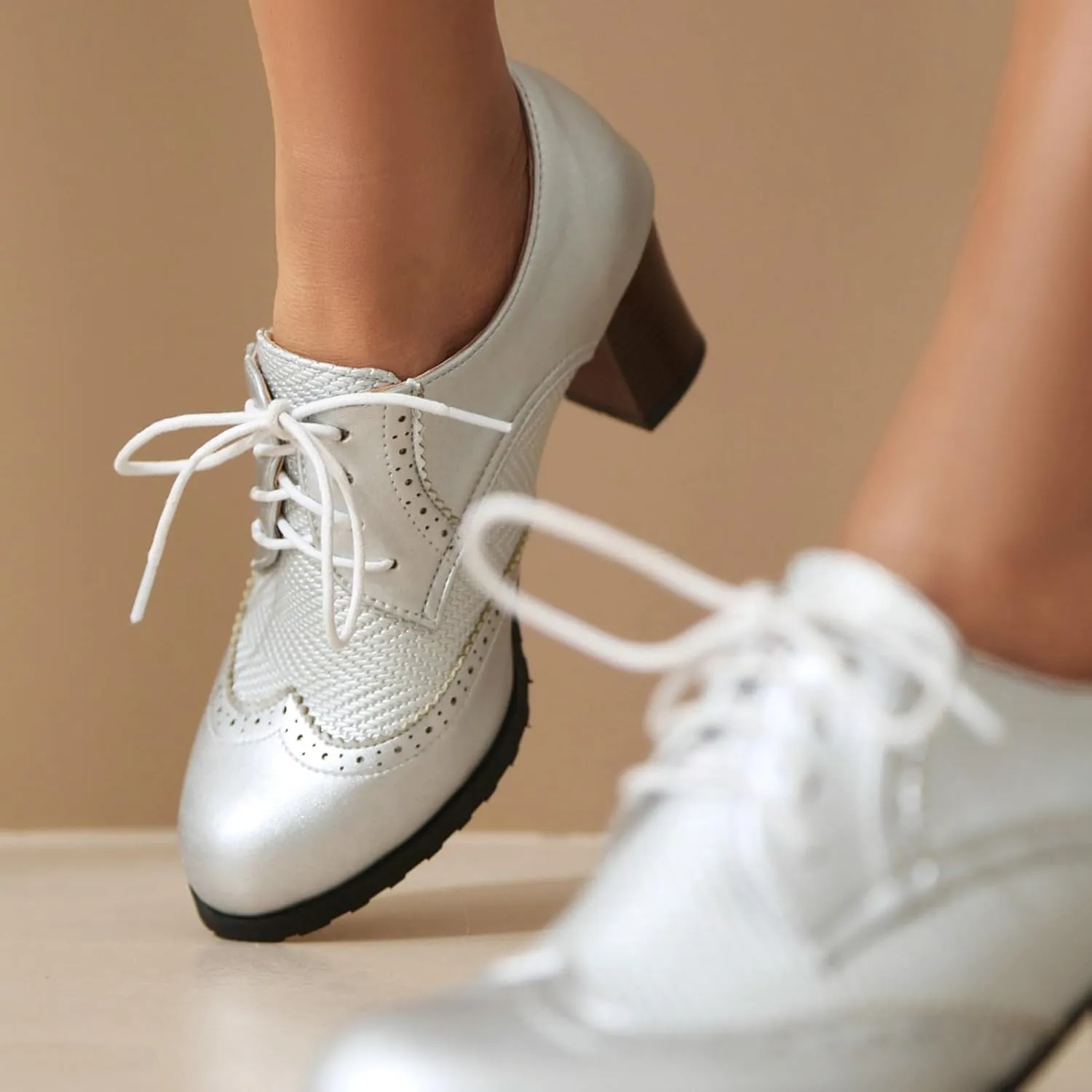 Meefit Women Lace Up Oxford Shoes Perforated Wingtip Shoes Chunky Heel Brogue Shoes,Round Toe Saddle Oxford Shoes