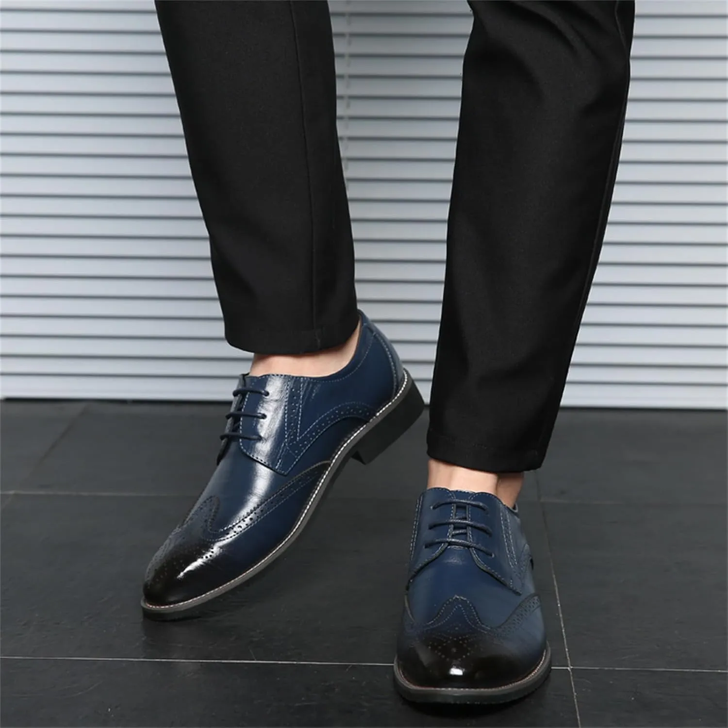 Men's Classic Leather Formal Business Oxford Wingtip Lace Up Retro Casual Dress Shoes for Men Comfortable