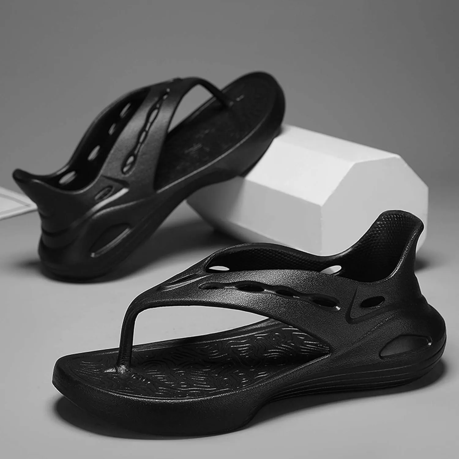 Men's Quick-Drying Flip Flops: Beach Slippers with Breathable Comfort