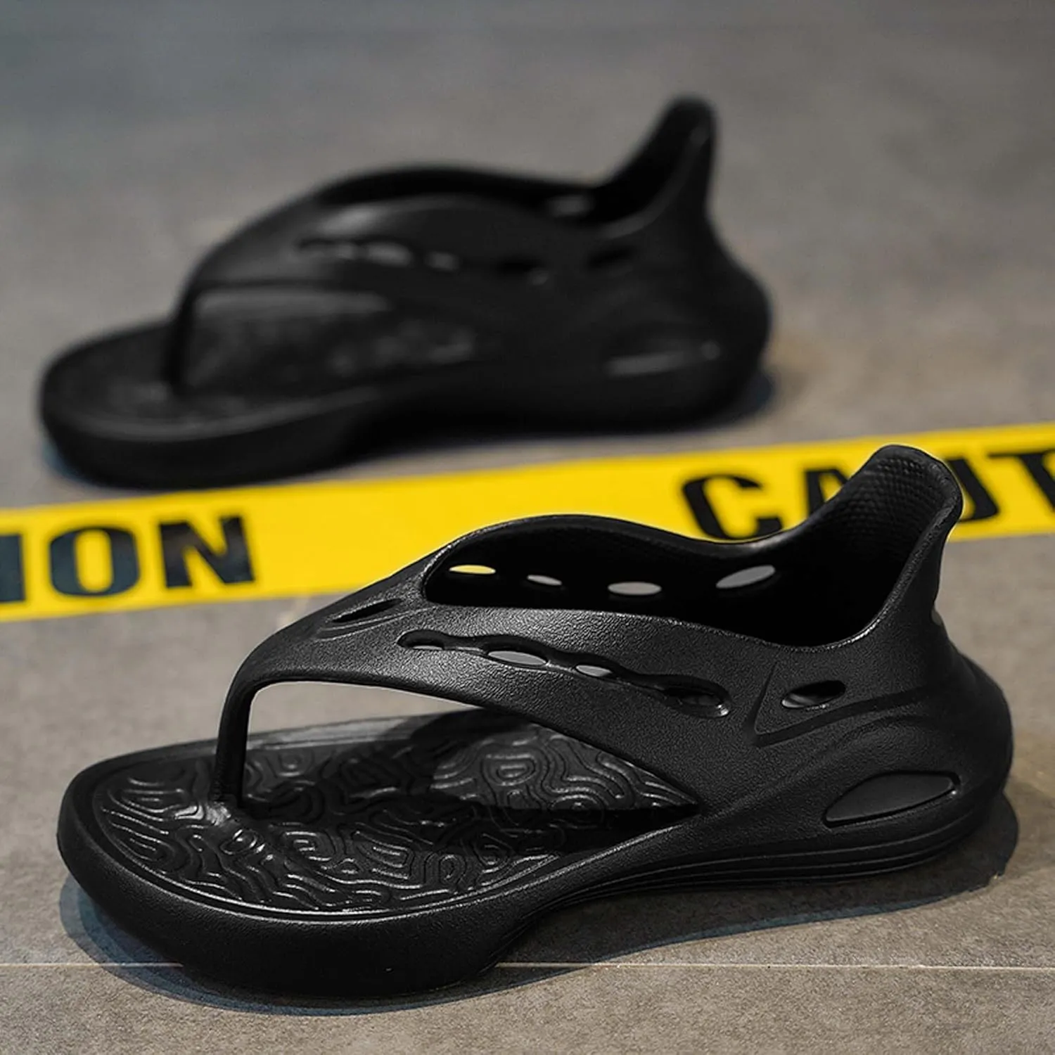 Men's Quick-Drying Flip Flops: Beach Slippers with Breathable Comfort