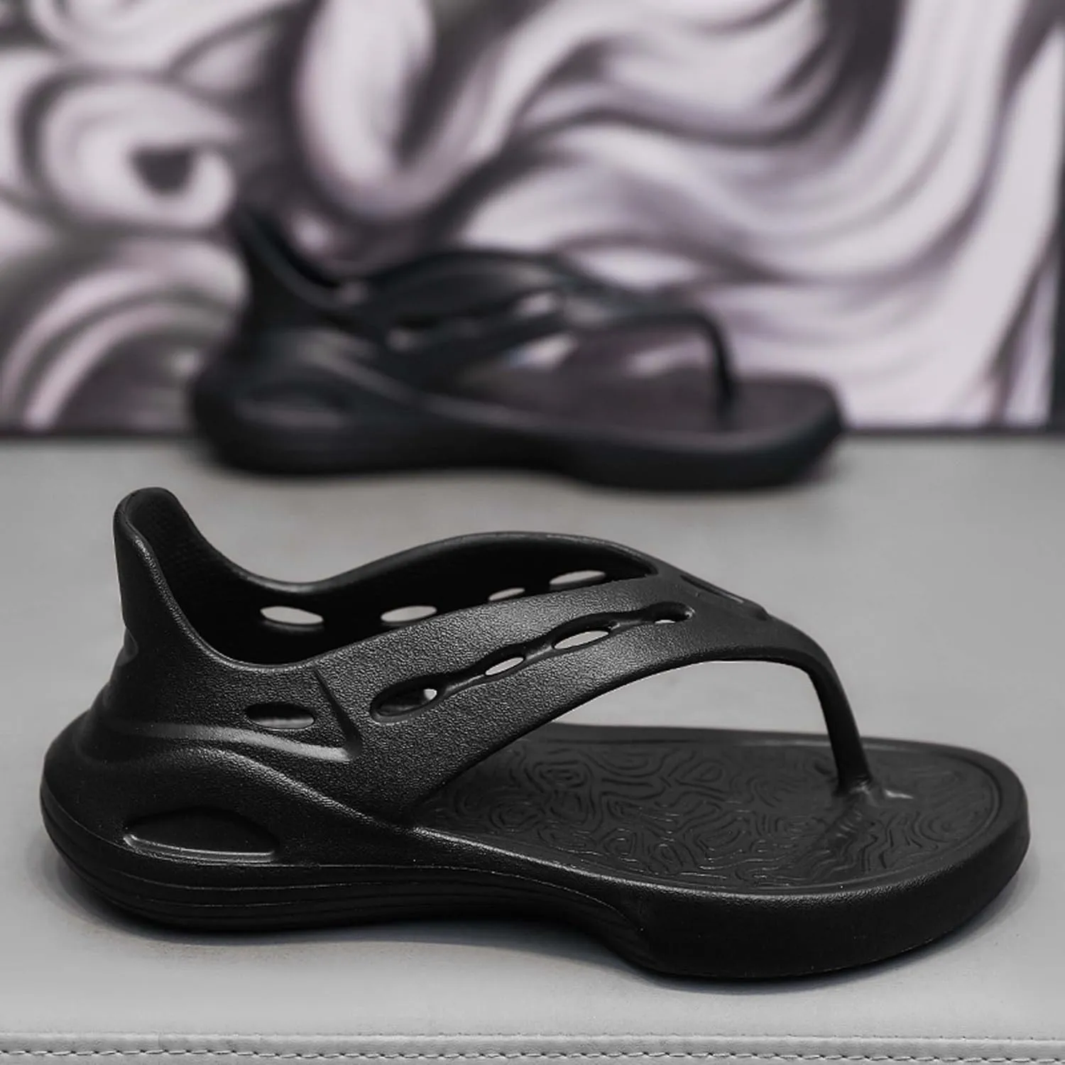 Men's Quick-Drying Flip Flops: Beach Slippers with Breathable Comfort