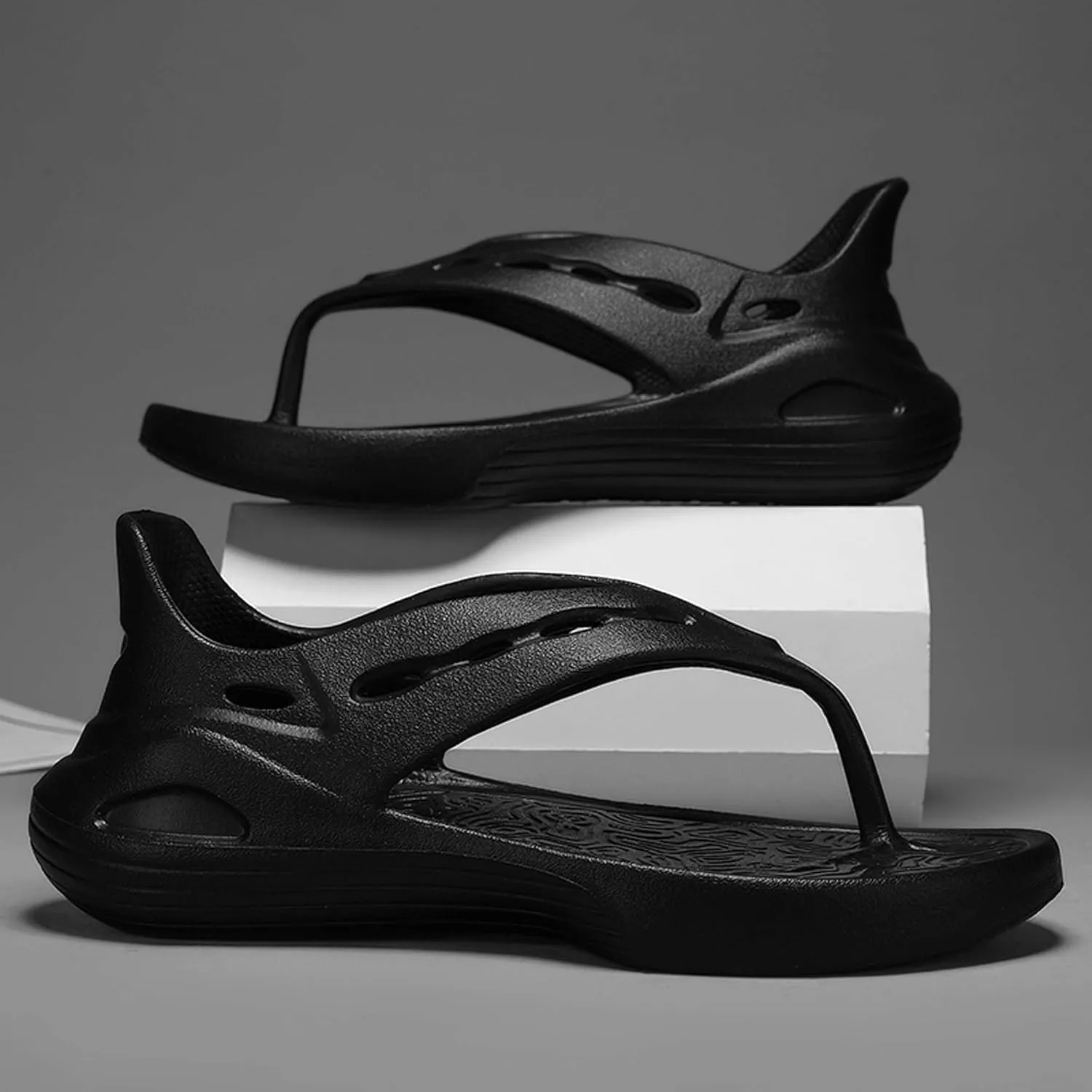 Men's Quick-Drying Flip Flops: Beach Slippers with Breathable Comfort