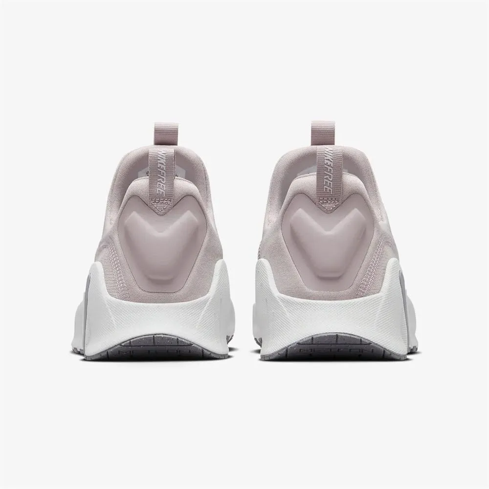 Nike Women's Free Metcon 6 Sneaker