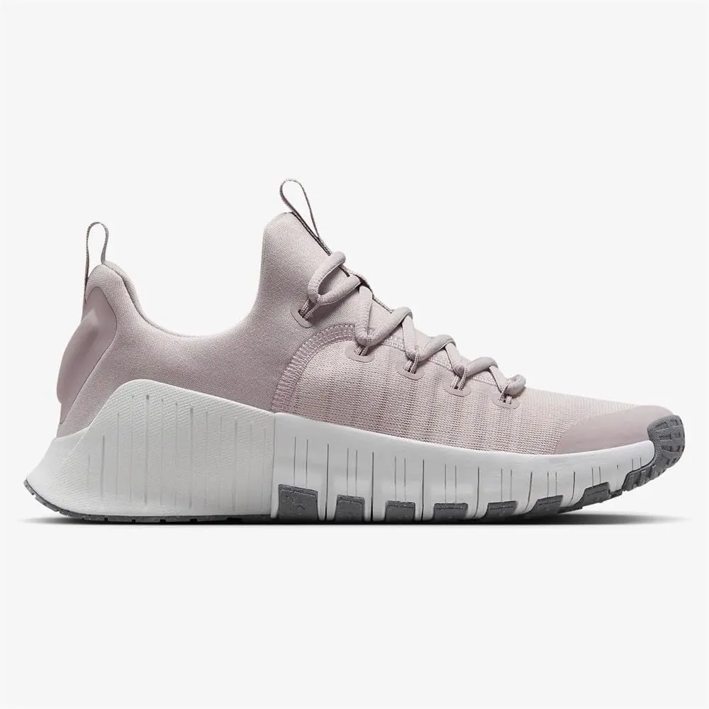Nike Women's Free Metcon 6 Sneaker