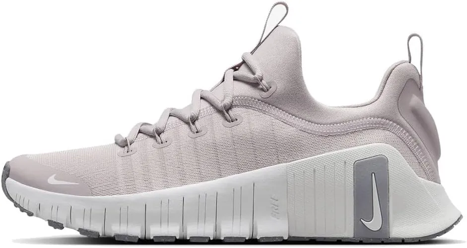 Nike Women's Free Metcon 6 Sneaker