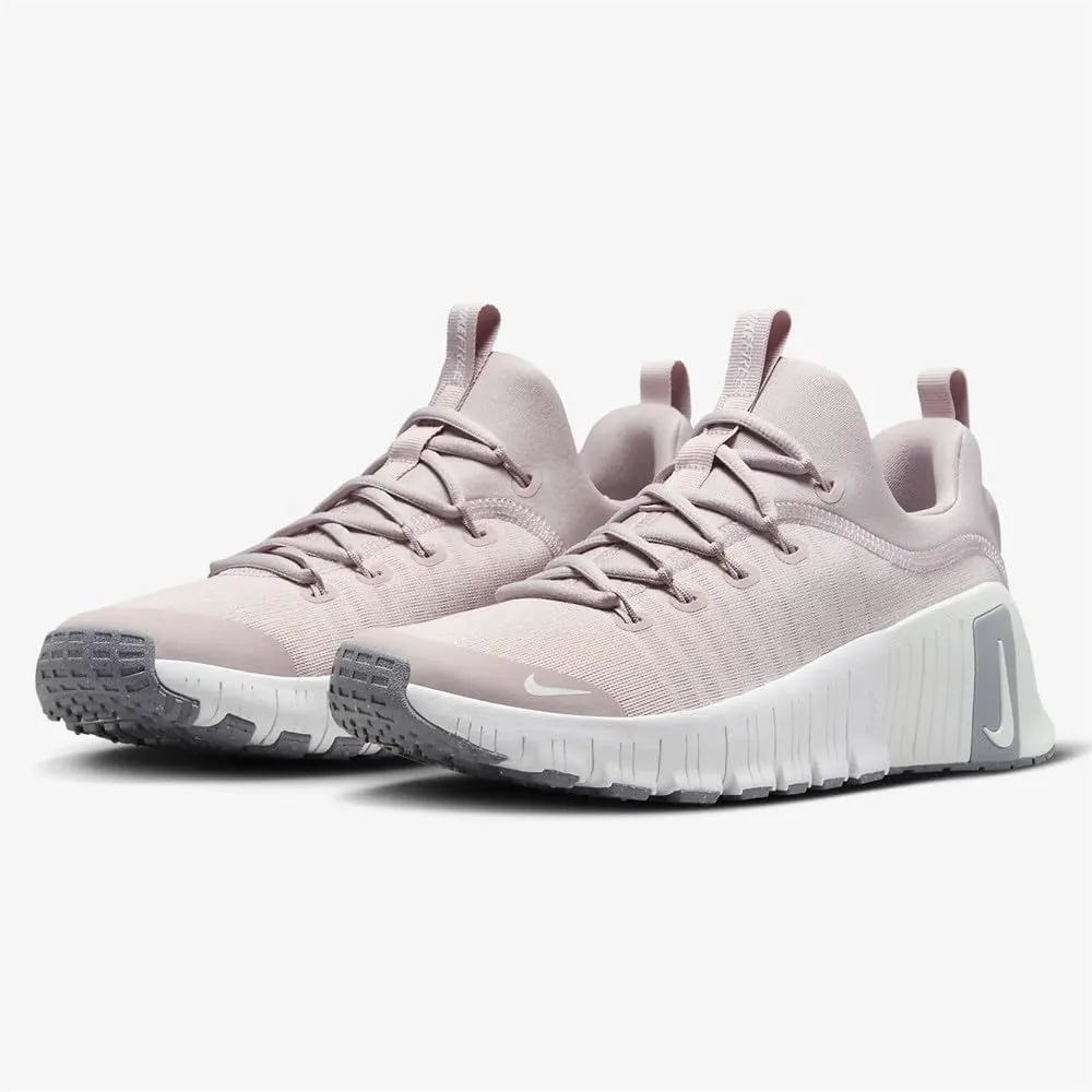 Nike Women's Free Metcon 6 Sneaker