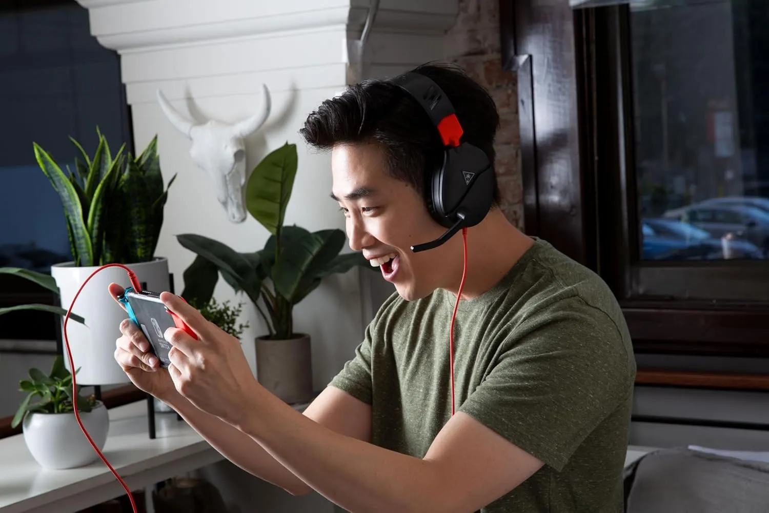 Turtle Beach Recon 70 Multiplatform Gaming Headset for Xbox Series X|S, Xbox One, PS5, PS4, PC & Mobile w/ 3.5mm Wired Connection - Flip-to-Mute Mic, 40mm Speakers, Lightweight Design, Black