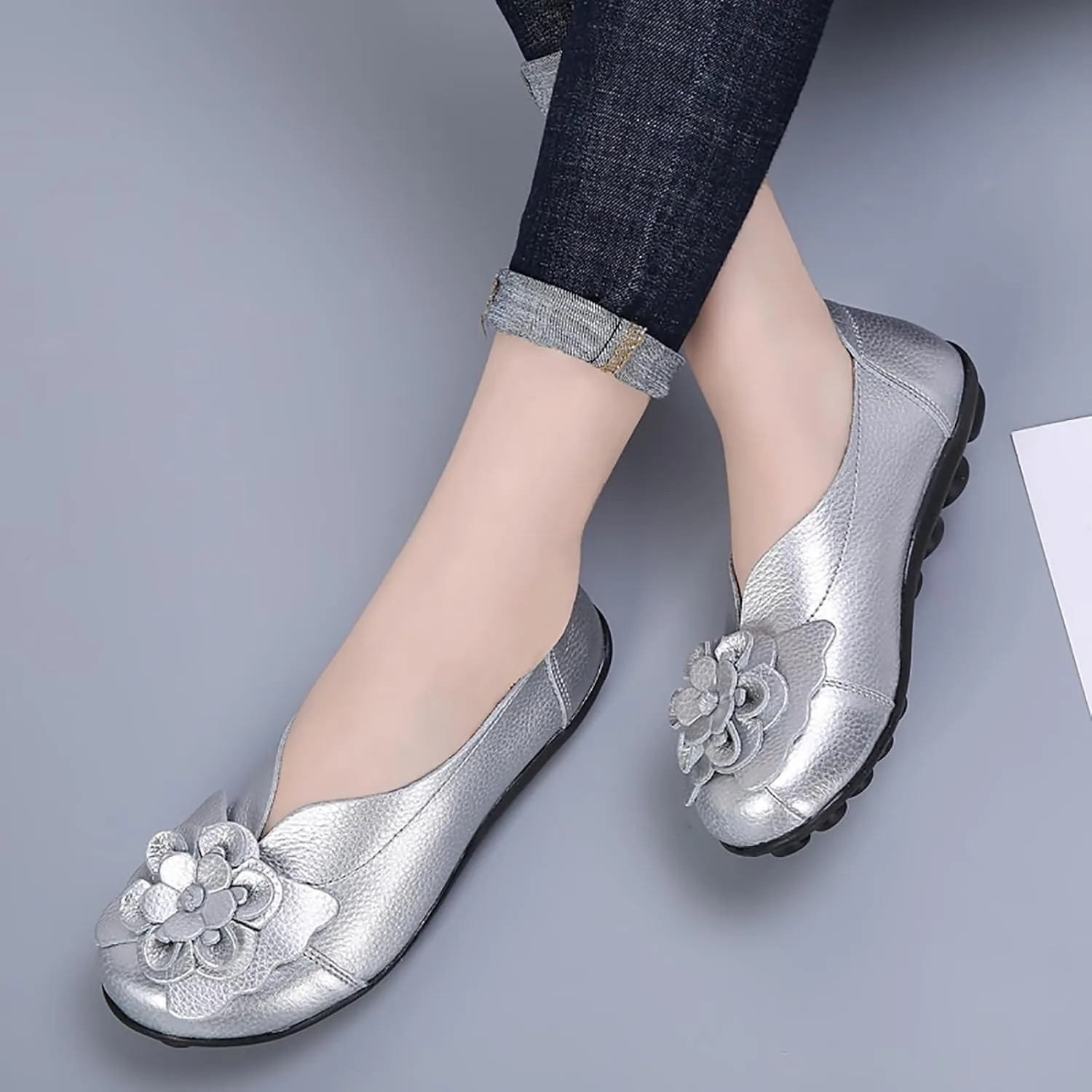Women's Leather Flowers Loafers Lightweight Comfortable Round Toe Soft Bottom Walking Shoes Summer Casual Slip On Moccasins Driving Flats Outdoor Work Shoes